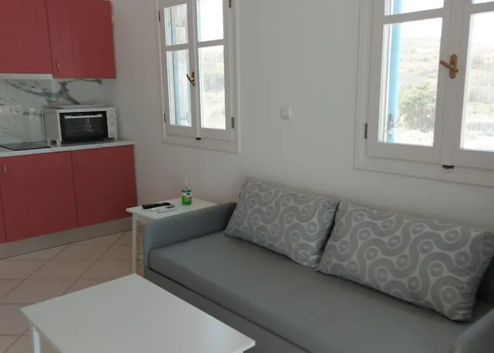 Milithos 2 * Adamantas (Milos)